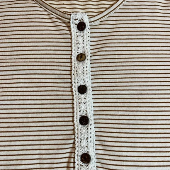 Boutique | Striped Women's Top | Lace Detail - Picture 4 of 13